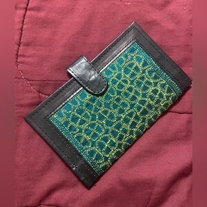 EARTHWEAR BiFold Leather Wallet